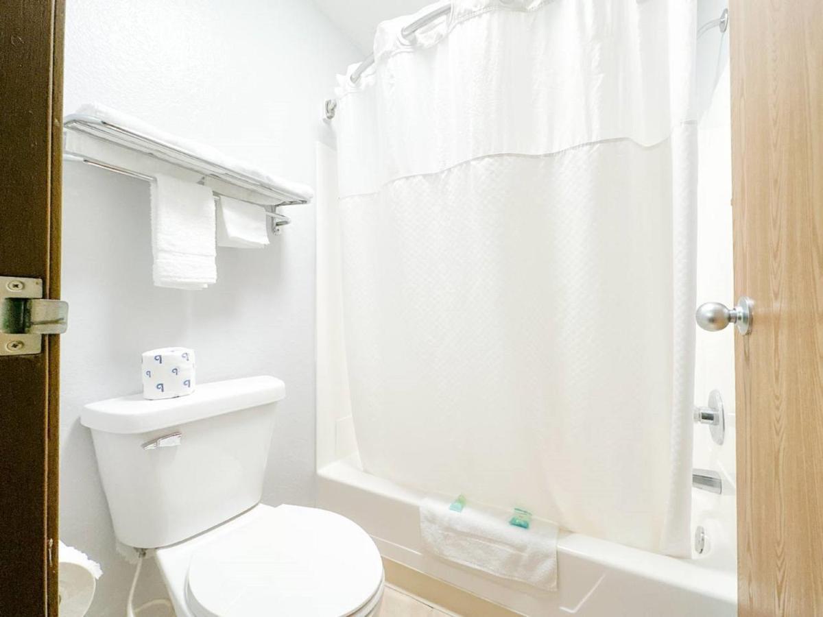 Blaine Town Inn & Suites Экстерьер фото