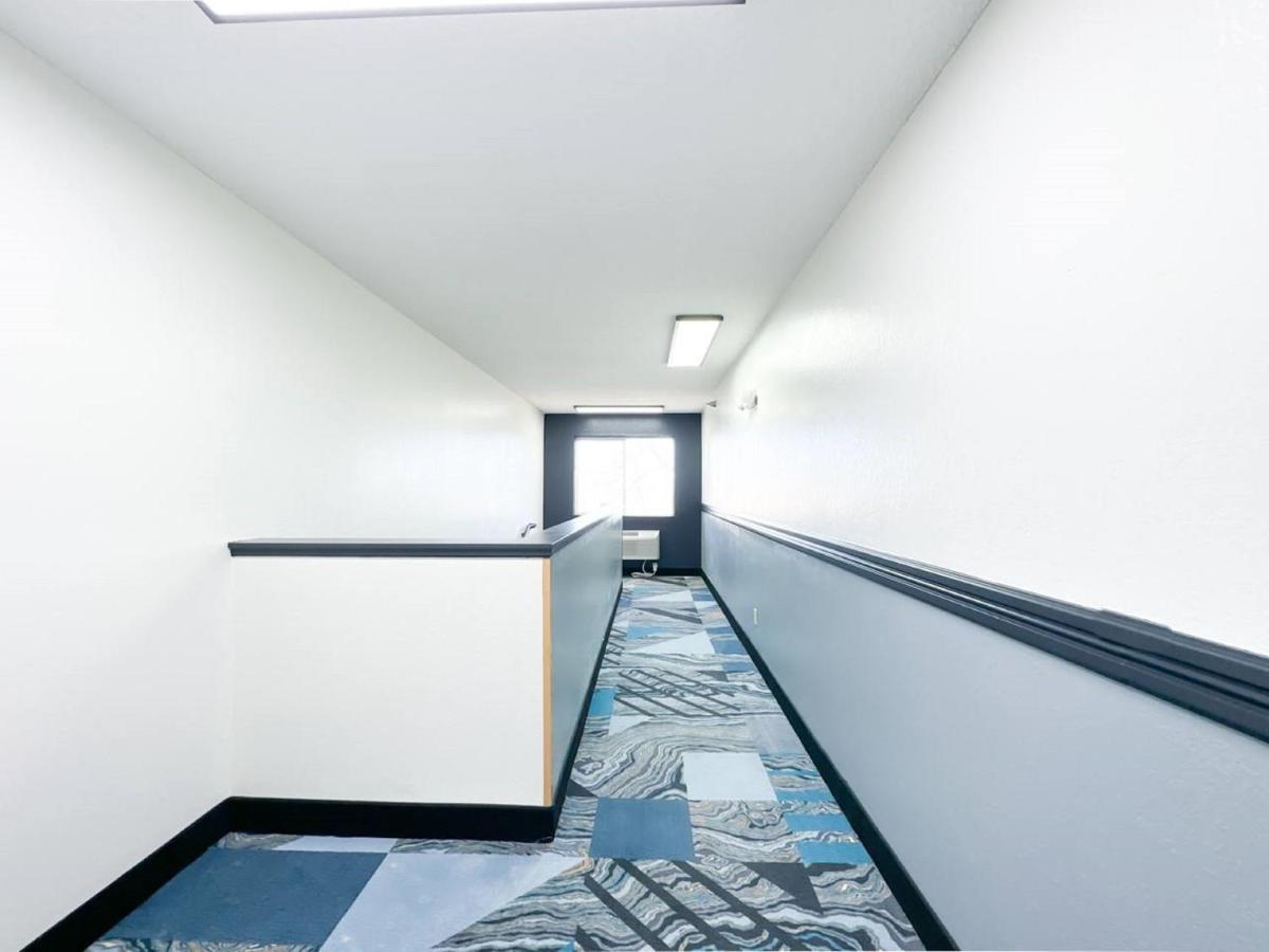 Blaine Town Inn & Suites Экстерьер фото