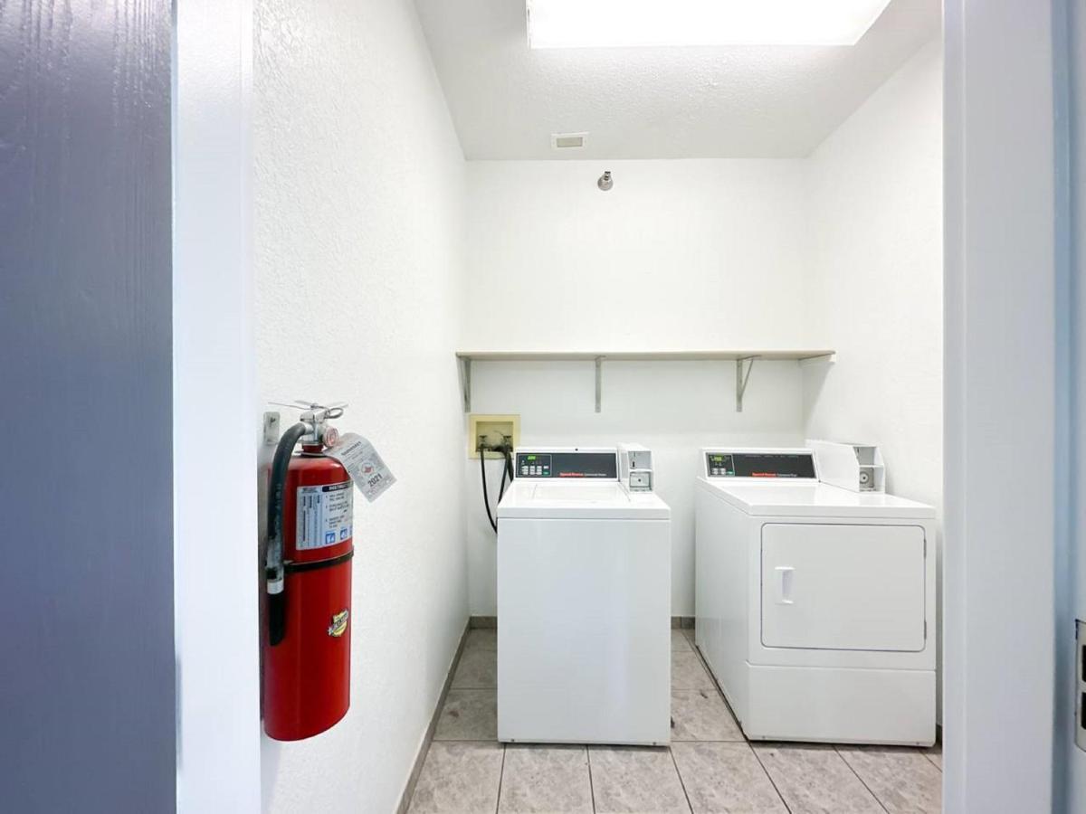 Blaine Town Inn & Suites Экстерьер фото